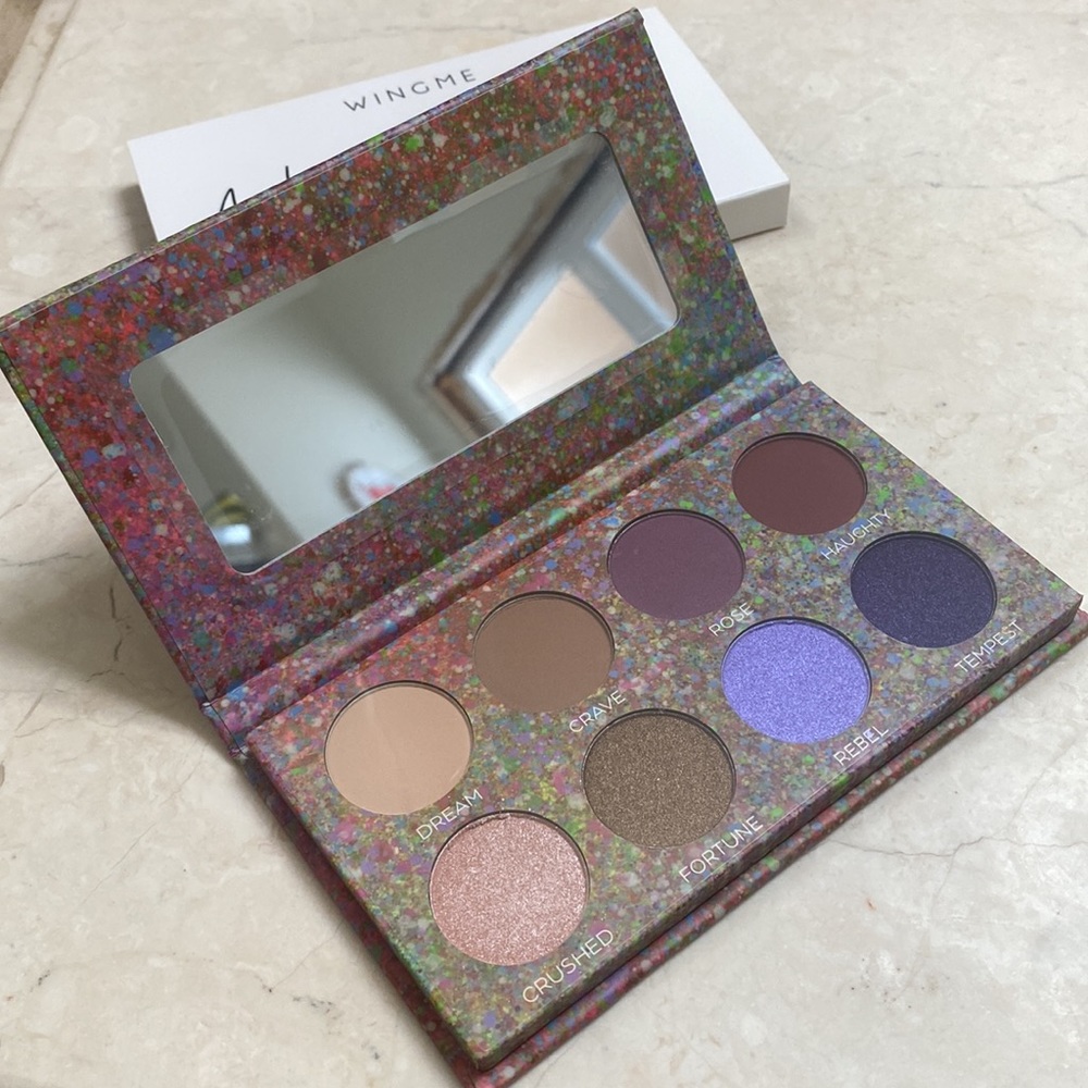 Wingme Ambitious Violet Eyeshadow Palette